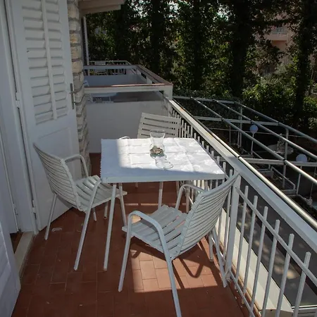 Rooms Magnolia With Pool Novalja Exterior photo