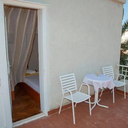Rooms Magnolia With Pool Novalja Exterior photo
