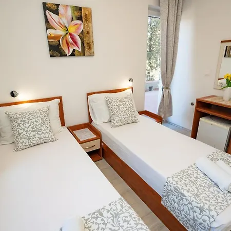 Rooms Magnolia With Pool Novalja Exterior photo