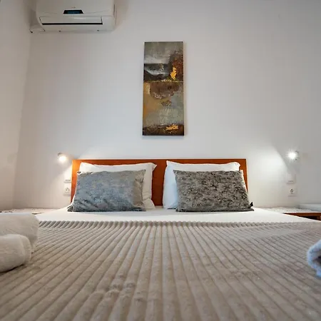 Rooms Magnolia With Pool Novalja Exterior photo