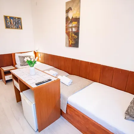 Rooms Magnolia With Pool Novalja Exterior photo