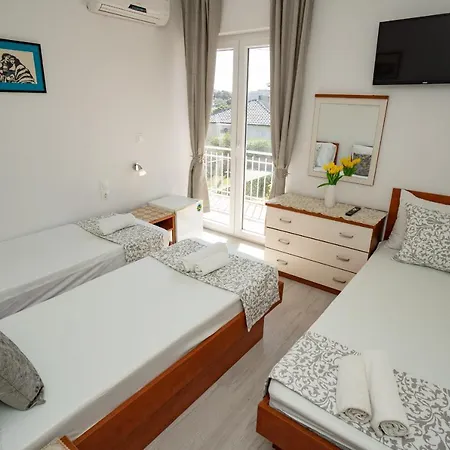 Rooms Magnolia With Pool Novalja Exterior photo