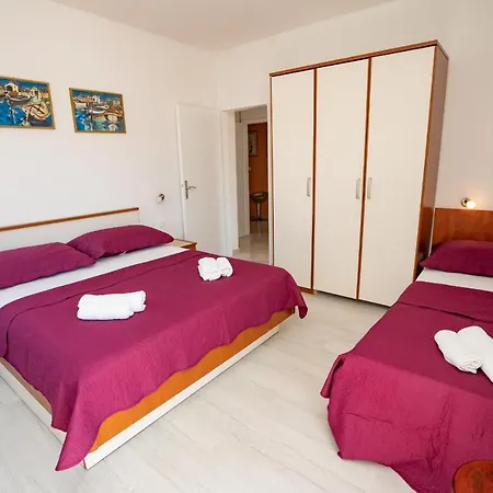 Rooms Magnolia With Pool Novalja Exterior photo