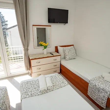 Rooms Magnolia With Pool Novalja Exterior photo