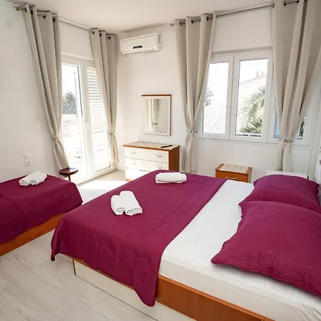 Rooms Magnolia With Pool Novalja Exterior photo