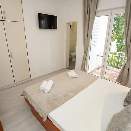 Rooms Magnolia With Pool Novalja Exterior photo