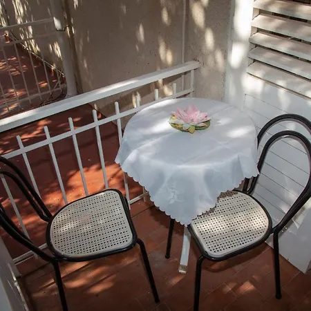 Rooms Magnolia With Pool Novalja Exterior photo