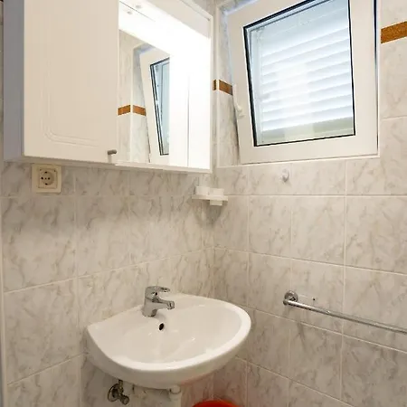 Rooms Magnolia With Pool Novalja Exterior photo