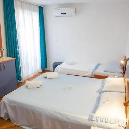 Rooms Magnolia With Pool Novalja Exterior photo
