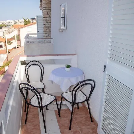 Rooms Magnolia With Pool Novalja Exterior photo
